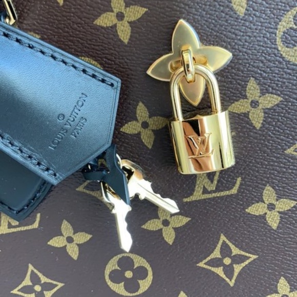 Louis Vuitton Flower Zip Tote MM M44347 Noir - Picture 4 of 5